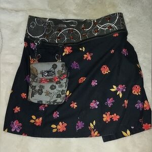 Zand Amsterdam NWOT Reversable Adjustable Skirt With Purse Pouch. OS